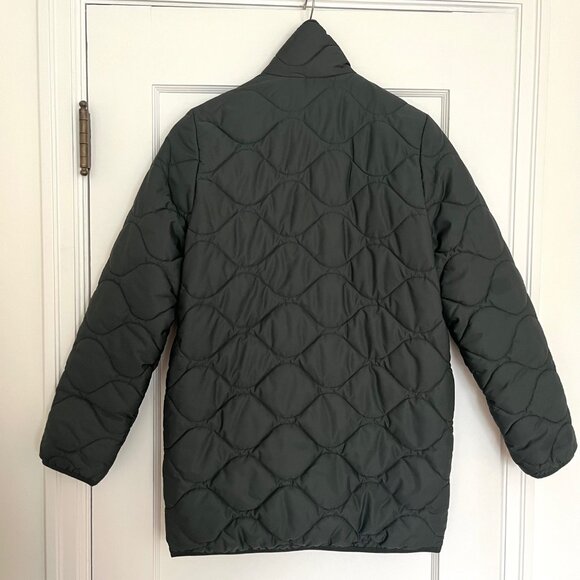 Quince Featherless Quilted Long Puffer Jacket in Verdant Green | Size S - Picture 9 of 10